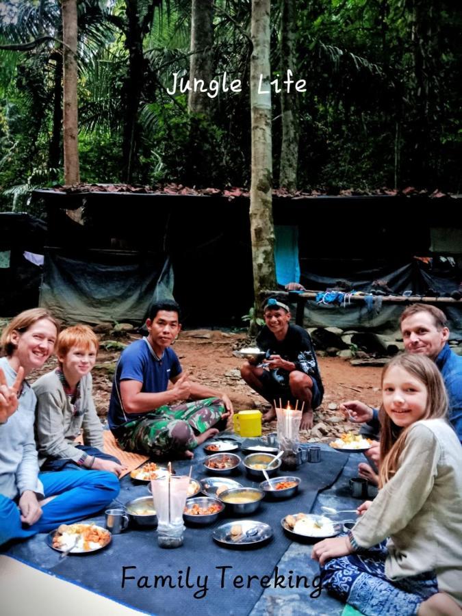 Jungle Life Guest House - Trekking & Transport Only Book With Us Bukit Lawang Exterior photo