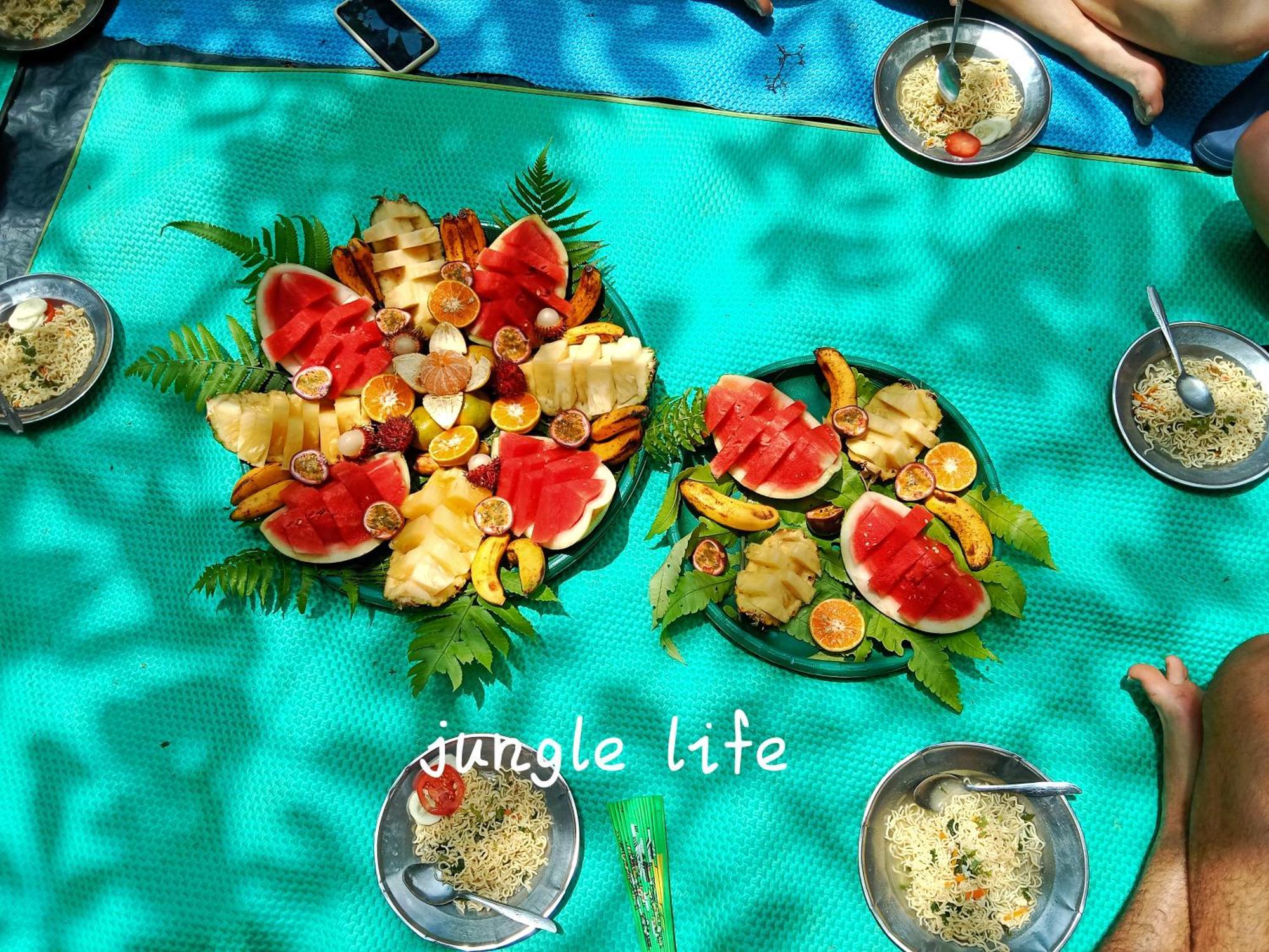 Jungle Life Guest House - Trekking & Transport Only Book With Us Bukit Lawang Exterior photo