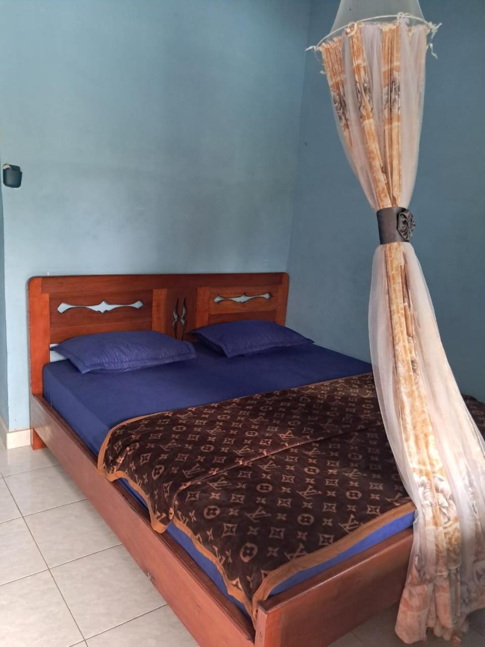 Jungle Life Guest House - Trekking & Transport Only Book With Us Bukit Lawang Exterior photo